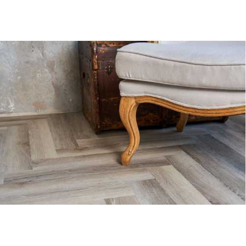 Фото Плитка ПВХ Vinilam Herringbone Паркет Эрмитаж IS11122, 43 класс (720х120х6.5 мм)